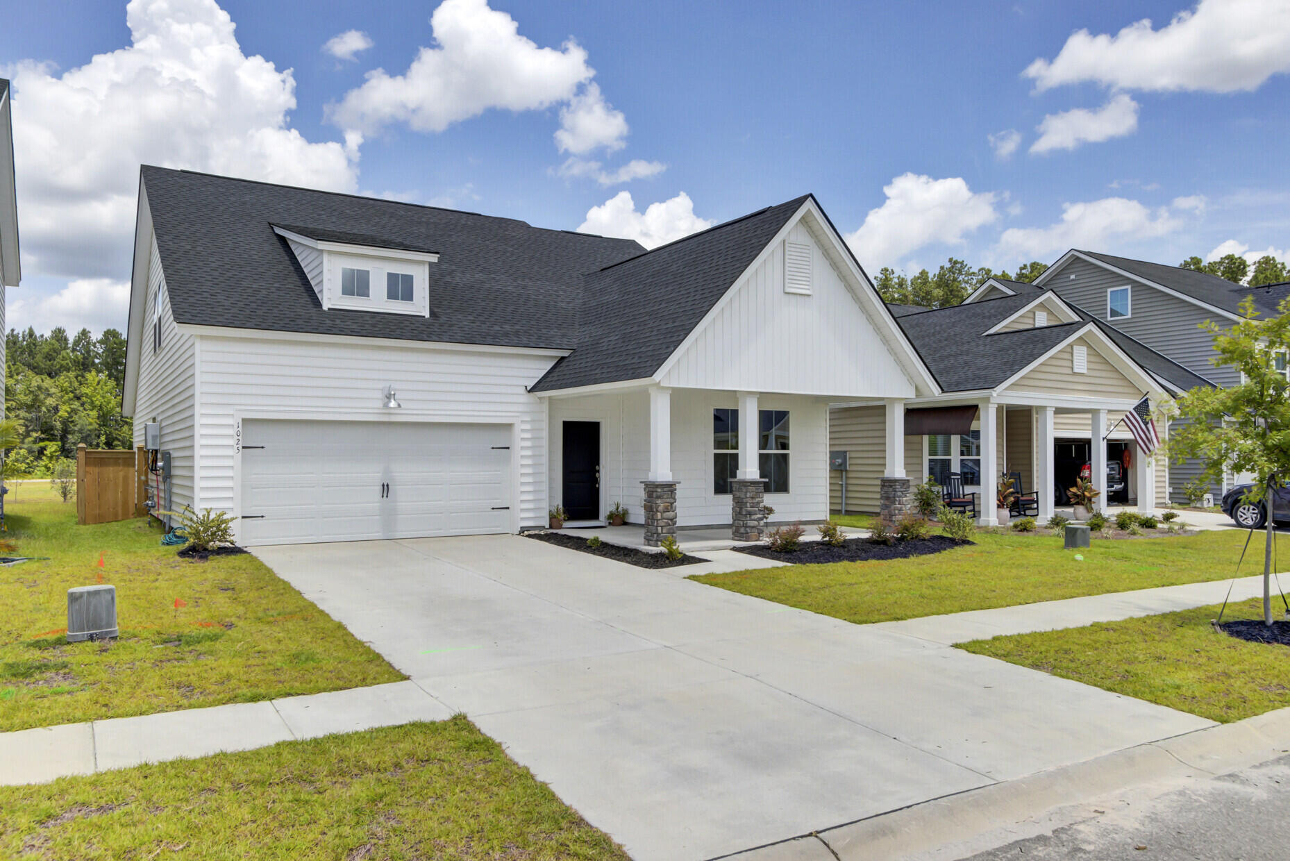 1025 Fitzgerald Court Ridgeville, SC 29472 - Photo 2 of 116 (2)