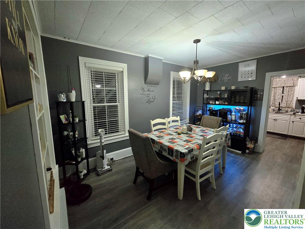 129 Rattlesnake Hill Road Boyertown, PA 19512 - Photo 13 of 26 a kitchen with a table and chairs in it