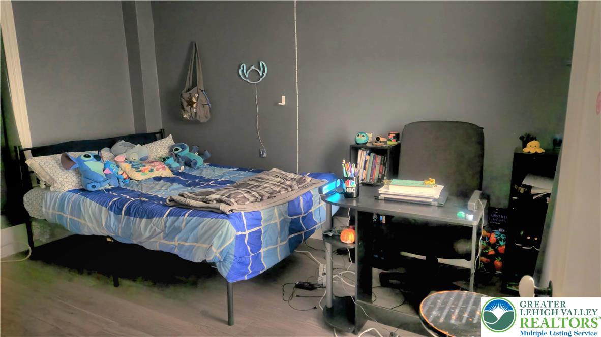 129 Rattlesnake Hill Road Boyertown, PA 19512 - Photo 20 of 26 a bedroom with a bed and dresser