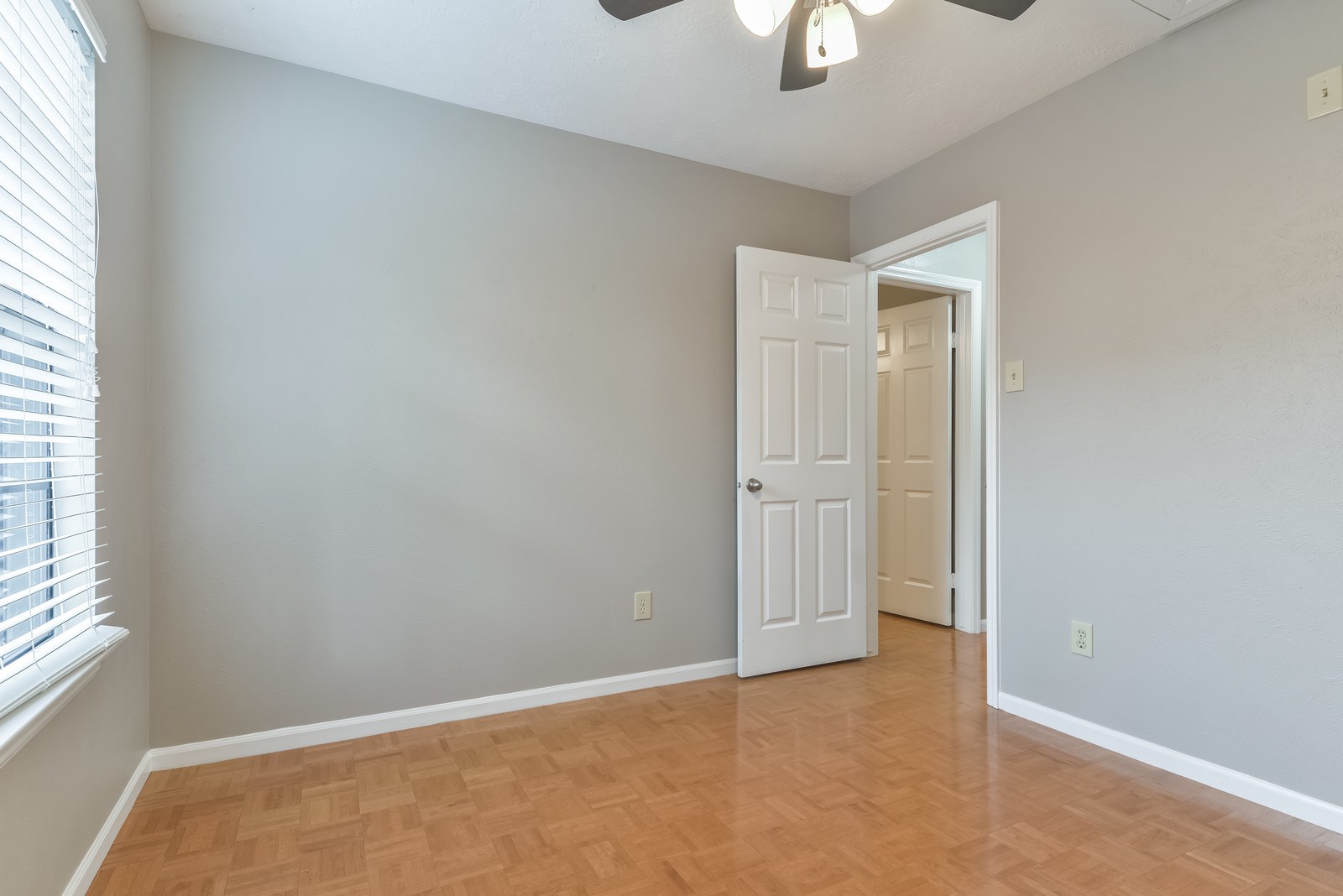 1222 Mabry Mill Road Houston, TX 77062 - Photo 25 of 32 Gallery Image 25