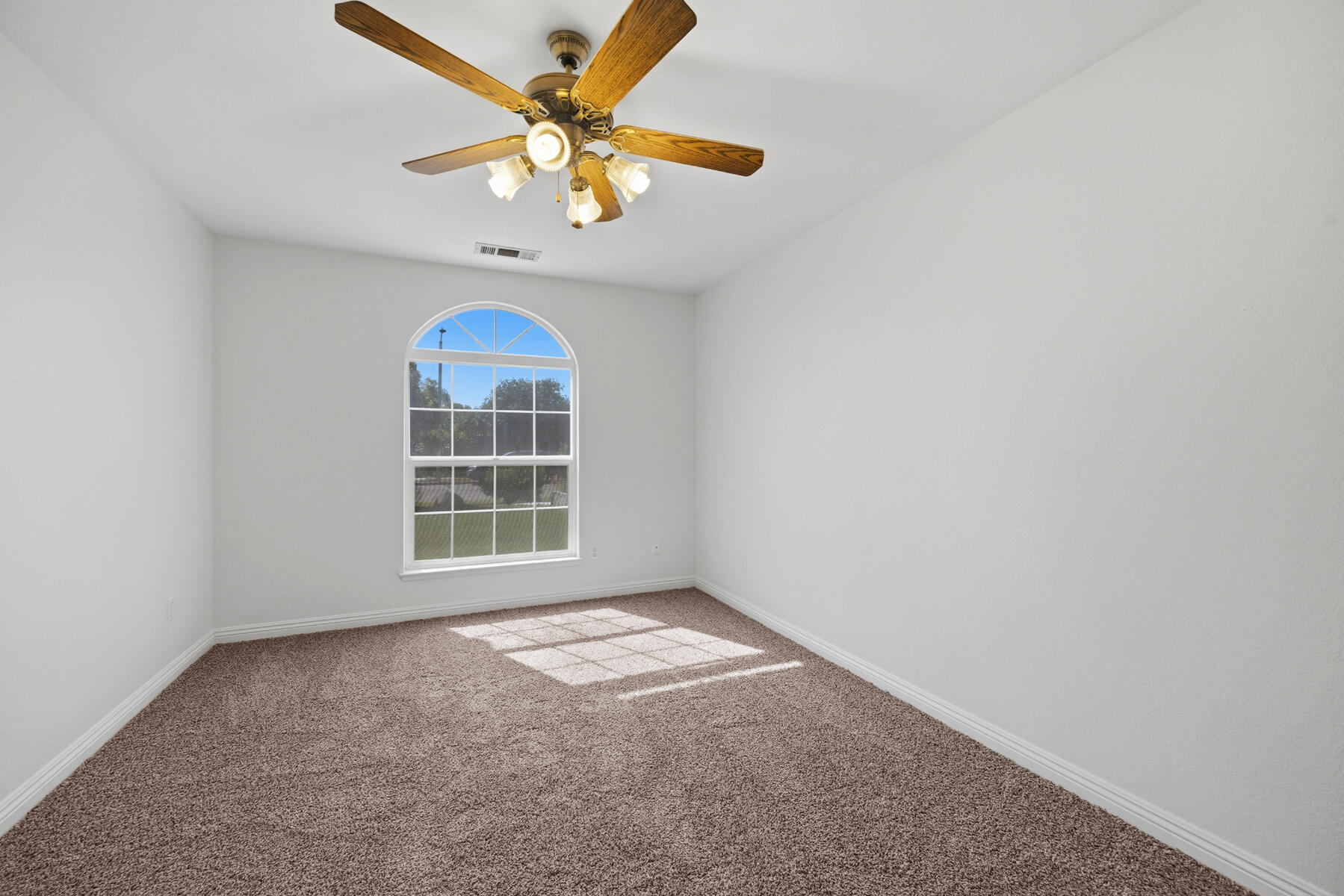 1752 Modoc Avenue Tulare, CA 93274 - Photo 25 of 45 25 - Bedroom #2 (1)