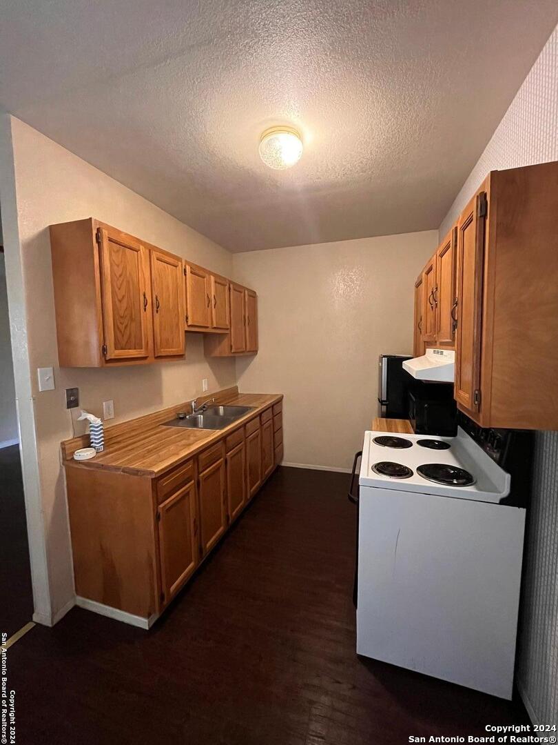 6911 Highway 281, Unit 1 Pleasanton, TX 78064 - Photo 3 of 11