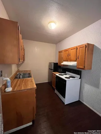 $875 | 6911 Highway 281, Unit 1, Pleasanton, TX 78064