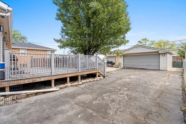 $389,900 | 4919 Long Avenue, Chicago, IL 60638