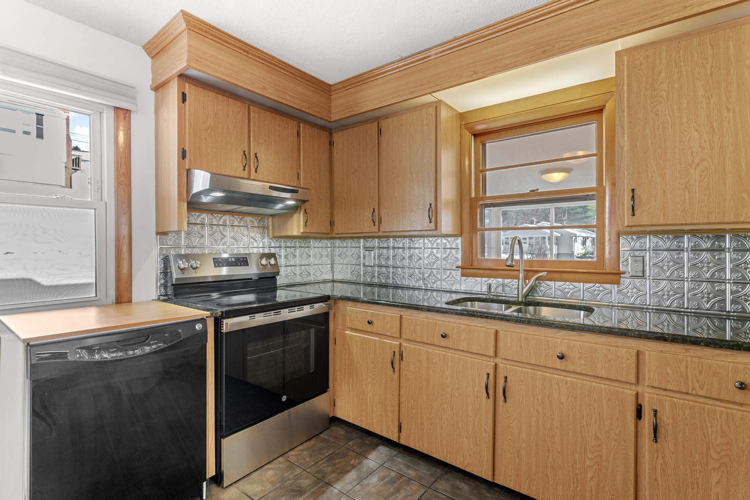 5 Kinne Street Lebanon, NH 03766 - Photo 5 of 45 Gallery Image 5