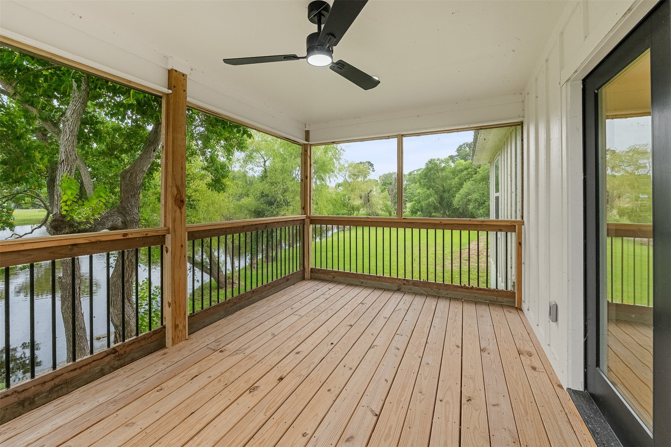 90 Cool Crest Point Blank, TX 77364 - Photo 20 of 50 Screened Back porch