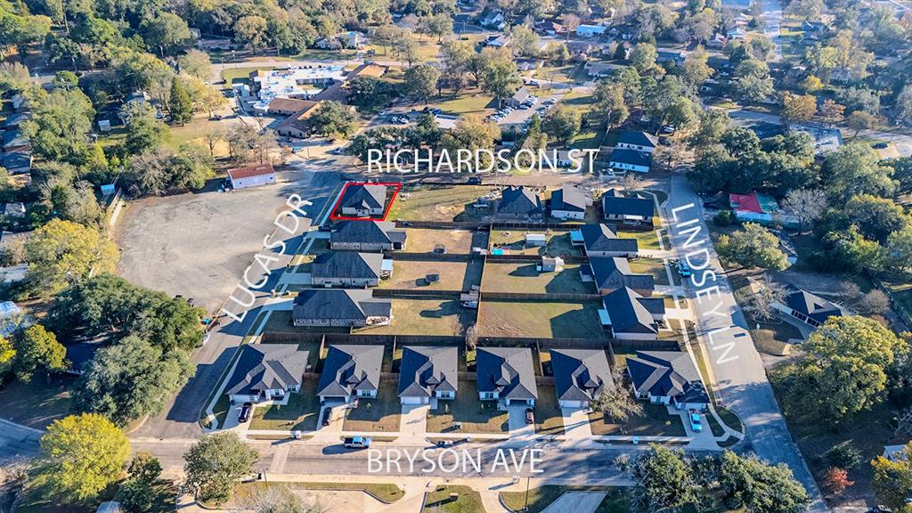 511 Richardson Street Athens, TX 75751 - Photo 36 of 40 Aerial view of property's location with nearby suburban area