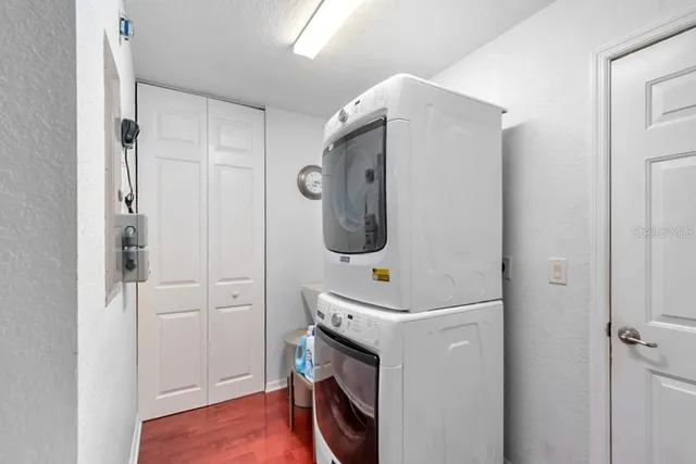 a bathroom with a toilet