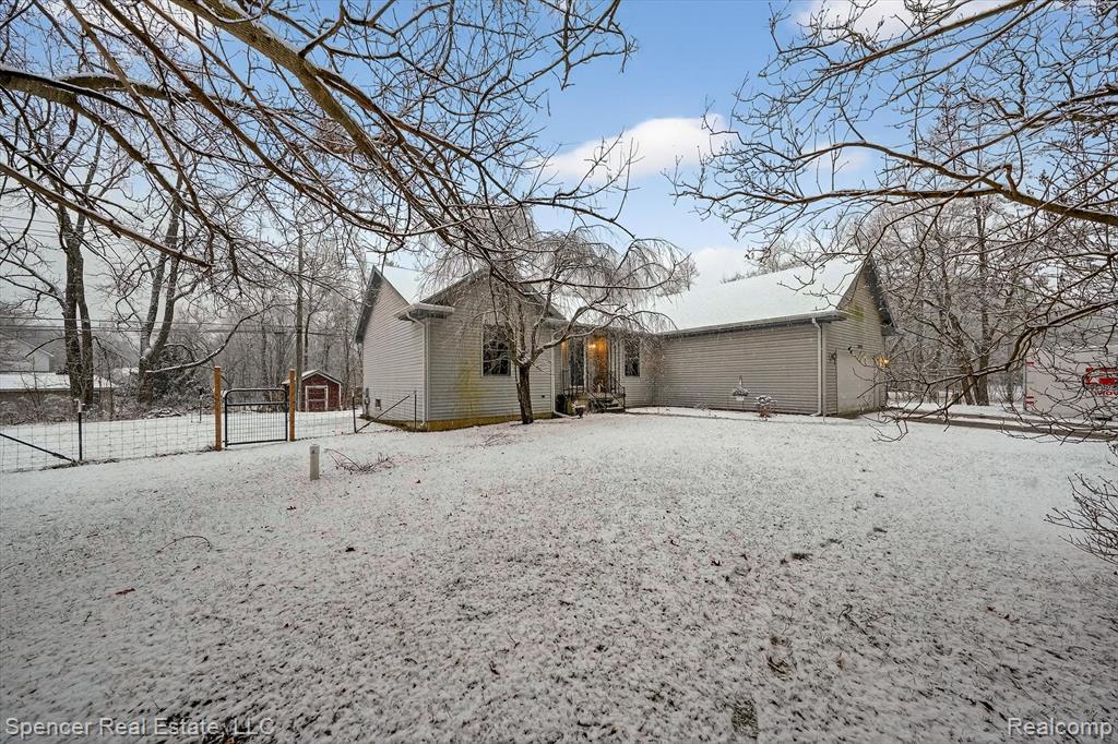 10791 Rattalee Lake Road Davisburg, MI 48350 - Photo 2 of 30 Gallery Image 2