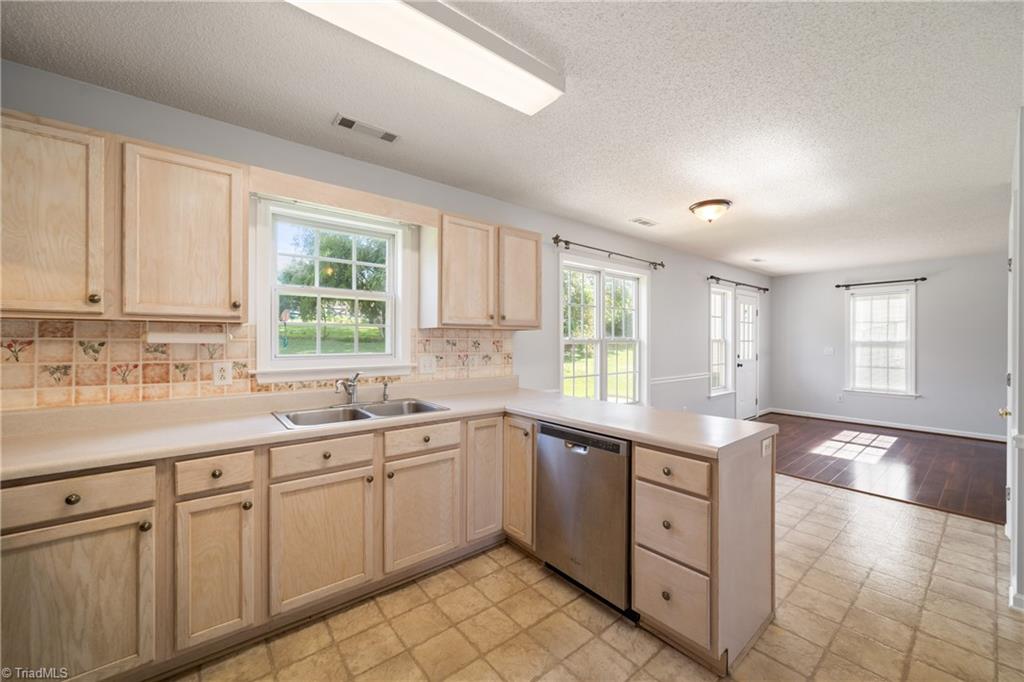 5407 Hundley Road Winston-Salem, NC 27106 - Photo 12 of 31