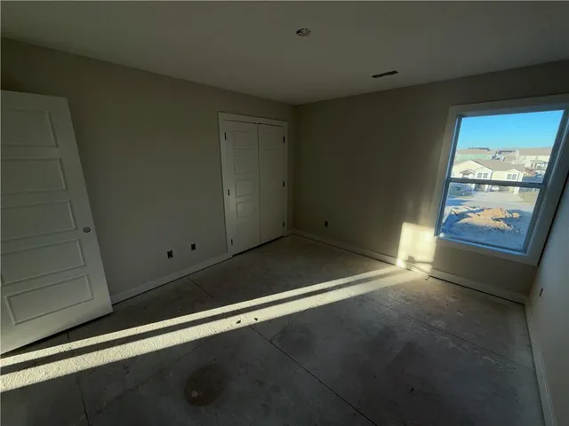 $499,900 | 6010 Northeast 118th Street, Kansas City, MO 64156