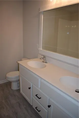 $499,900 | 6010 Northeast 118th Street, Kansas City, MO 64156