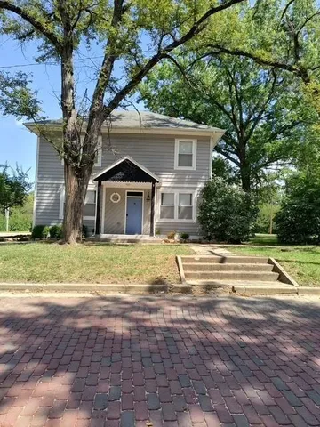 $275,000 | 439 South Cherry Street, Ottawa, KS 66067