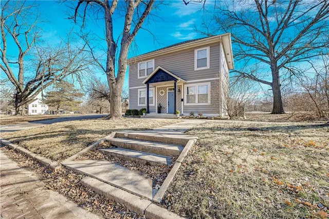 $275,000 | 439 South Cherry Street, Ottawa, KS 66067