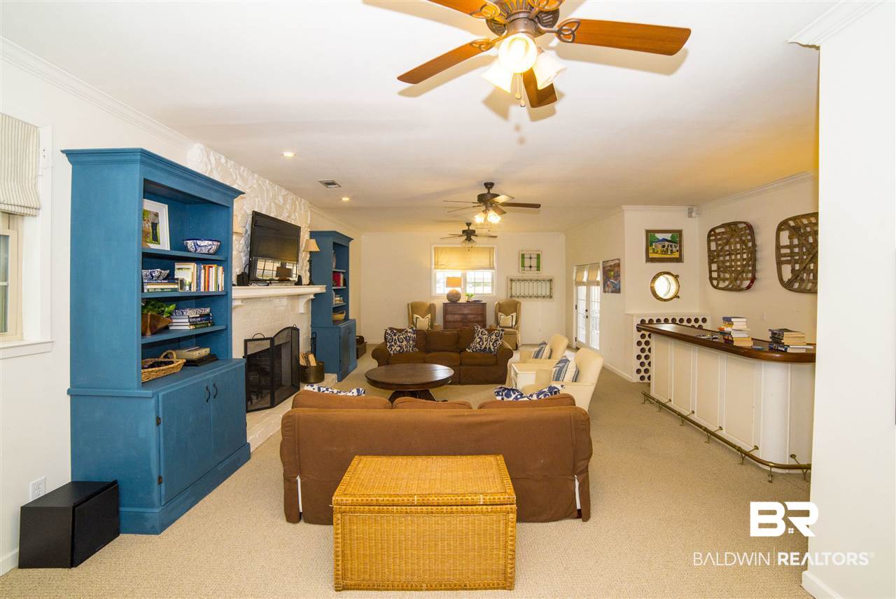 8638 County Road 34 Fairhope, AL 36532 - Photo 19 of 42 Living Room