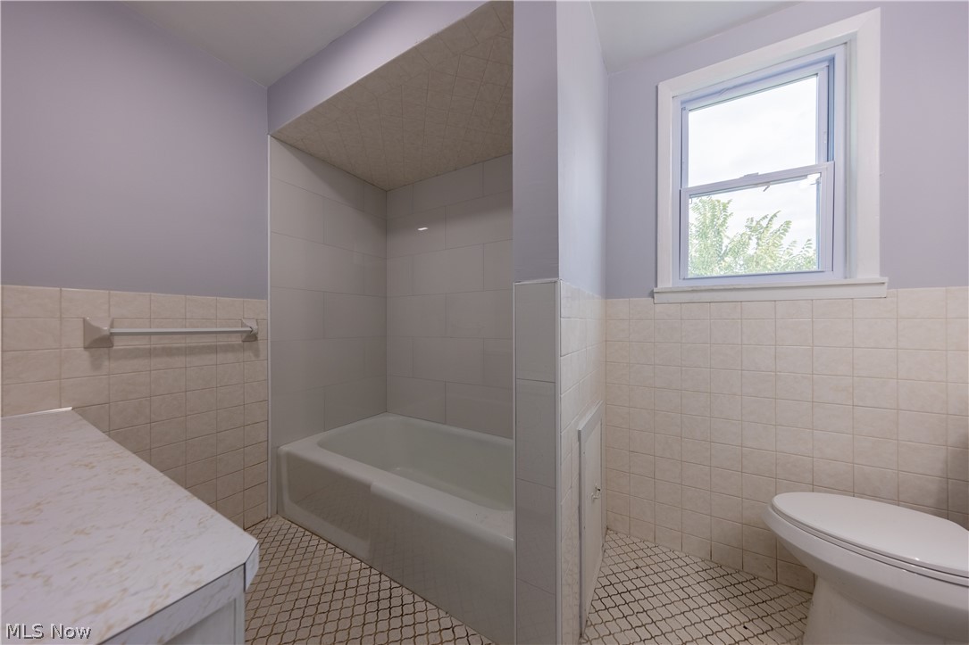1677 Hillview Road Cleveland, OH 44112 - Photo 21 of 28 Gallery Image 21