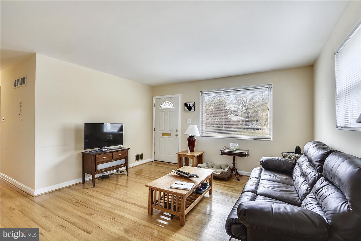 4715 Macon Road Rockville, MD 20852 - Photo 14 of 29 Family Room
