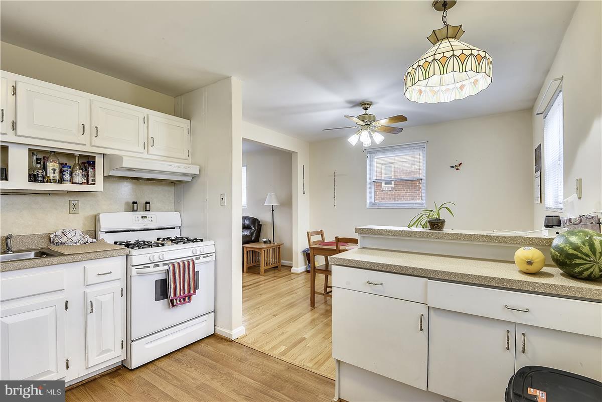 4715 Macon Road Rockville, MD 20852 - Photo 17 of 29 Kitchen