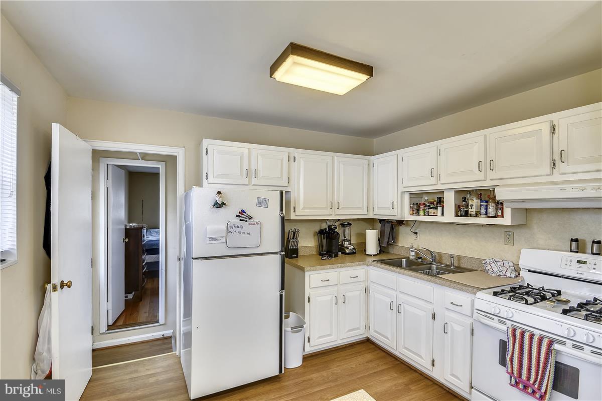 4715 Macon Road Rockville, MD 20852 - Photo 18 of 29 Kitchen