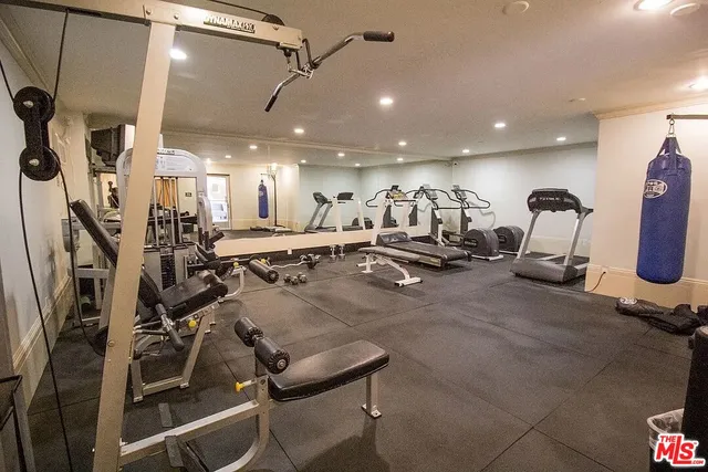 $4,200 | 1154 South Barrington Avenue, Unit 109, Los Angeles, CA 90049