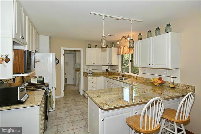 418 Dry Mill Road Southwest Leesburg, VA 20175 - Photo 11 of 30 Kitchen