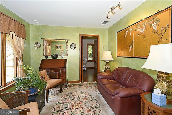 418 Dry Mill Road Southwest Leesburg, VA 20175 - Photo 3 of 30 Main Level Sitting Room