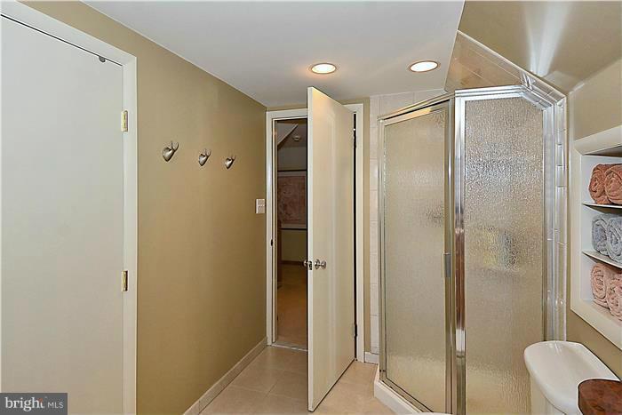 418 Dry Mill Road Southwest Leesburg, VA 20175 - Photo 22 of 30 Upper Level Bath #3