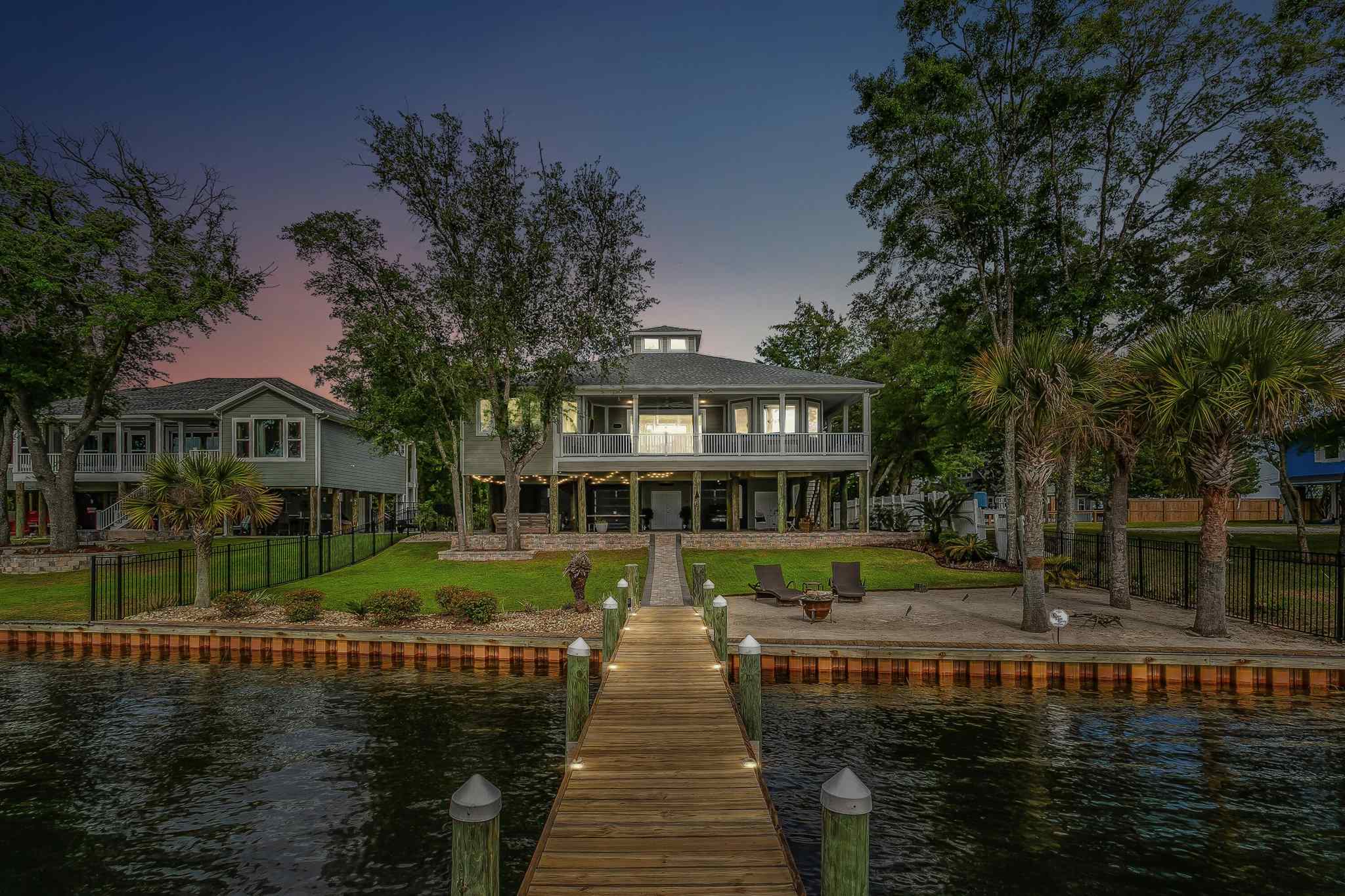 7679 Petersen Point Road Milton, FL 32583 - Photo 4 of 47