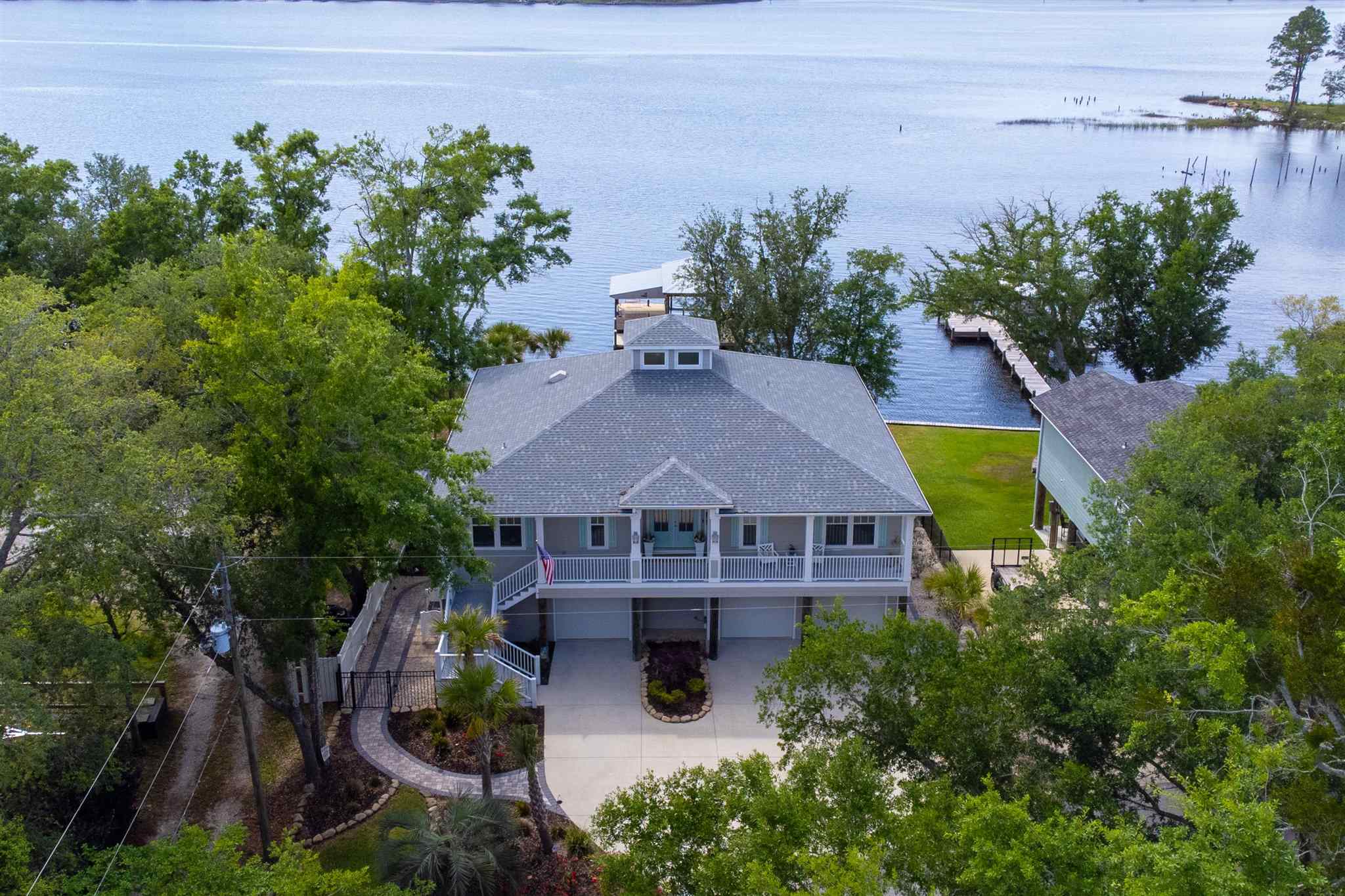 7679 Petersen Point Road Milton, FL 32583 - Photo 8 of 47