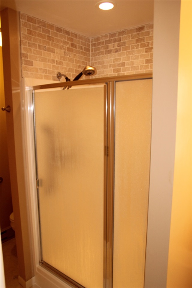 7685 Edson Road Capron, IL 61012 - Photo 6 of 23 a bathroom with a shower