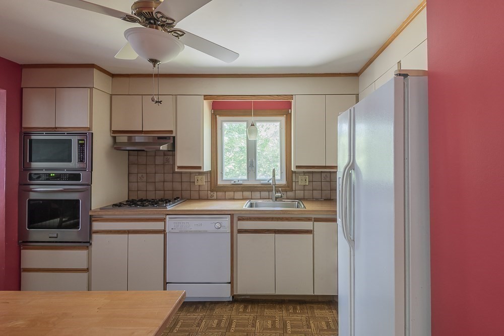24 Fair Oak Road Dedham, MA 02026 - Photo 7 of 31 Gallery Image 7