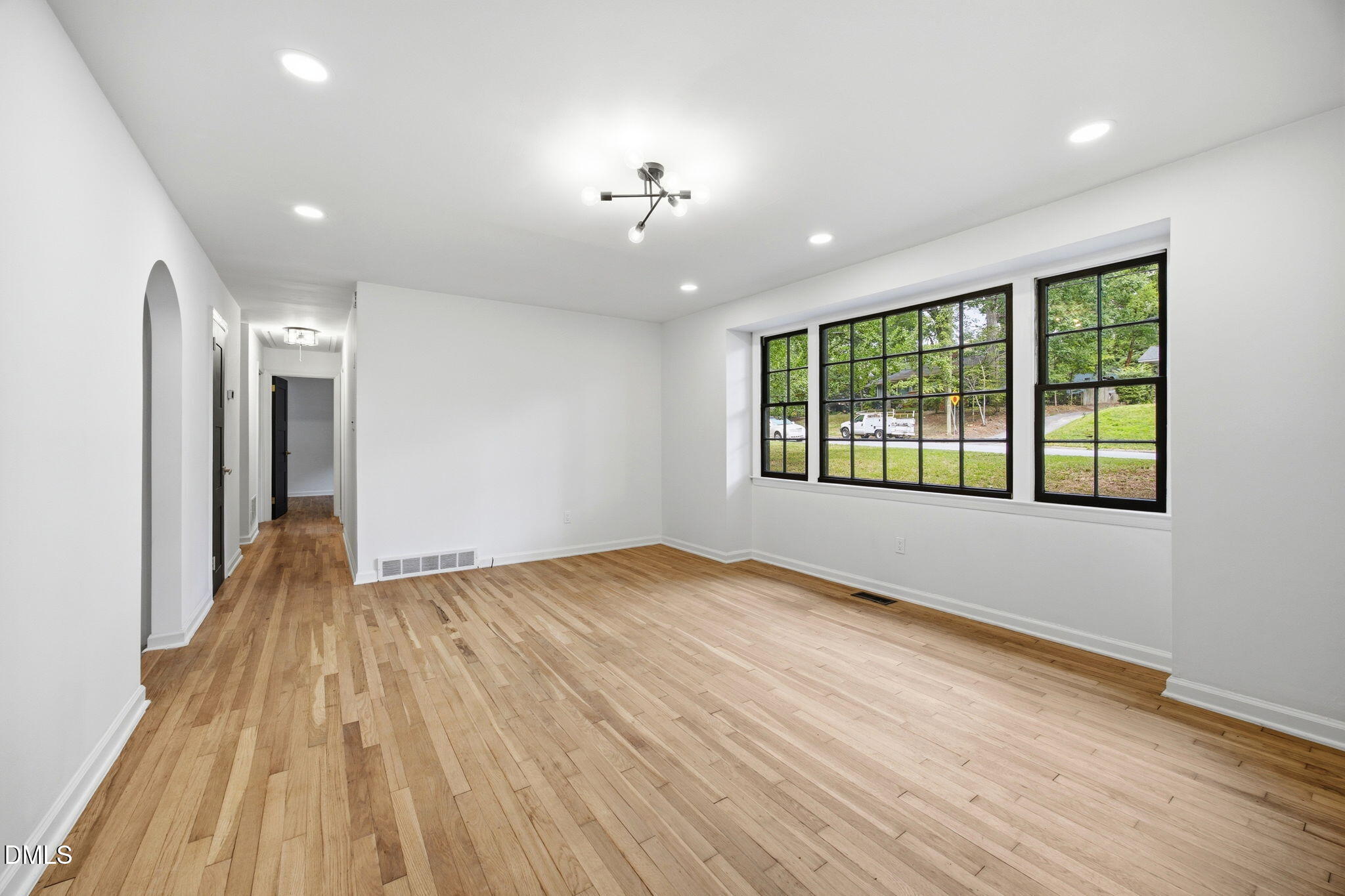 608 Dennis Avenue Raleigh, NC 27604 - Photo 6 of 35 livingroom2