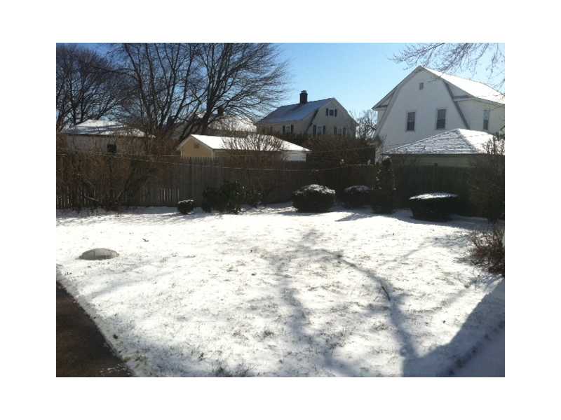 61 Brandon Road Cranston, RI 02910 - Photo 5 of 15 Yard/Garden.