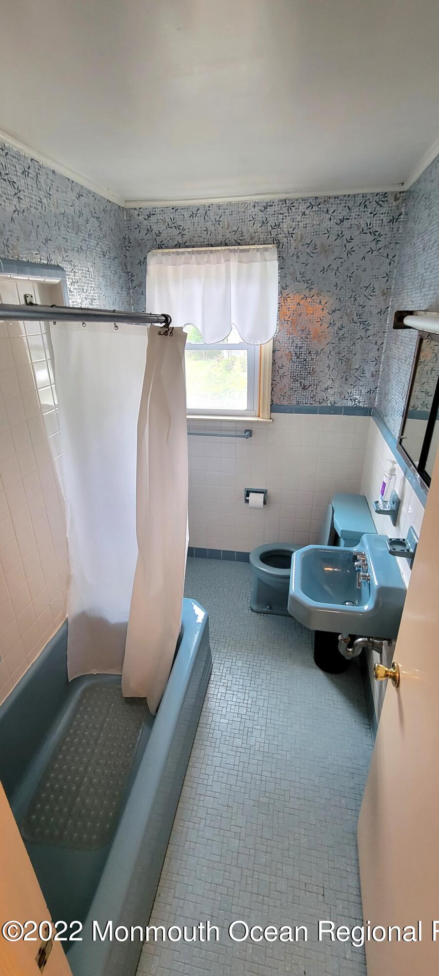 39 Albany Road Neptune Township, NJ 07753 - Photo 28 of 28 upstairs bthrm