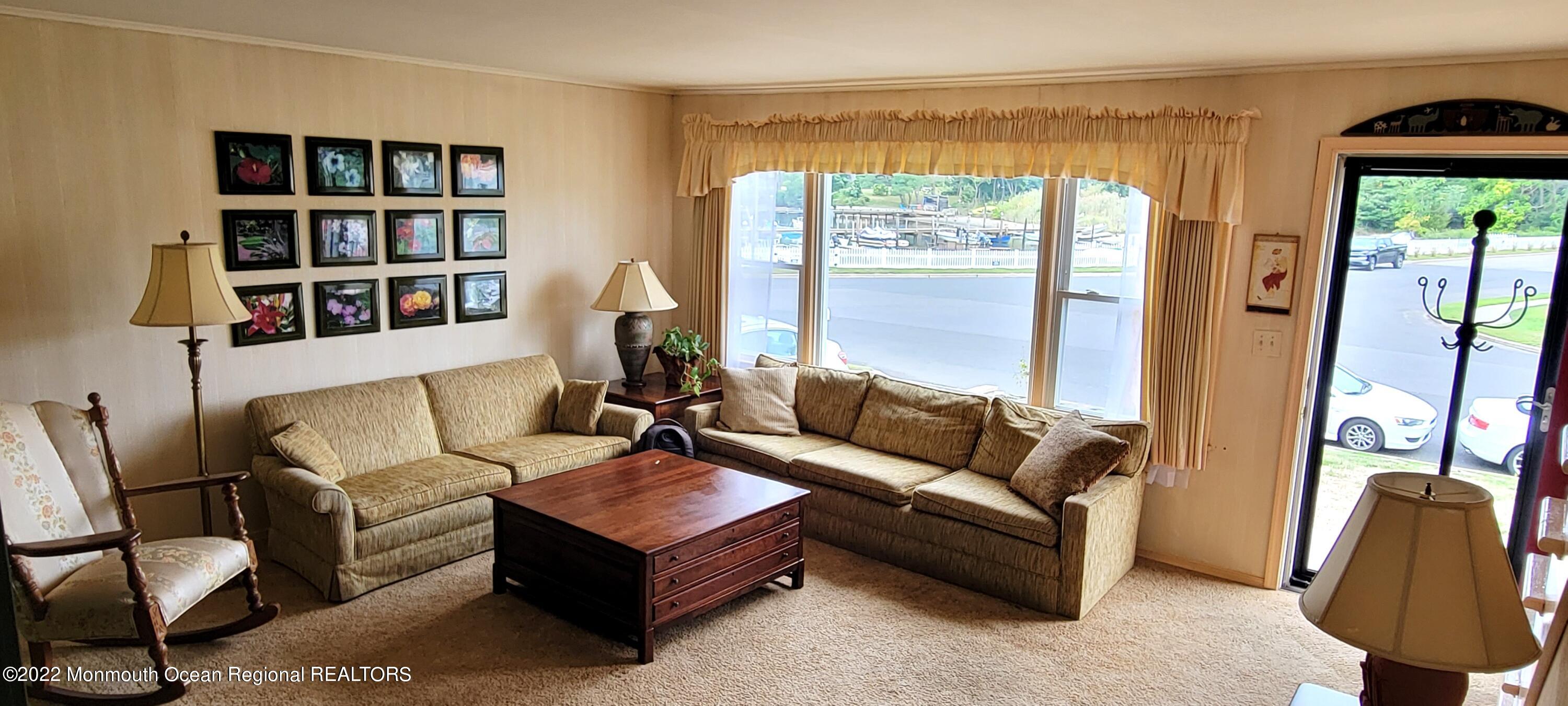39 Albany Road Neptune Township, NJ 07753 - Photo 6 of 28 front room