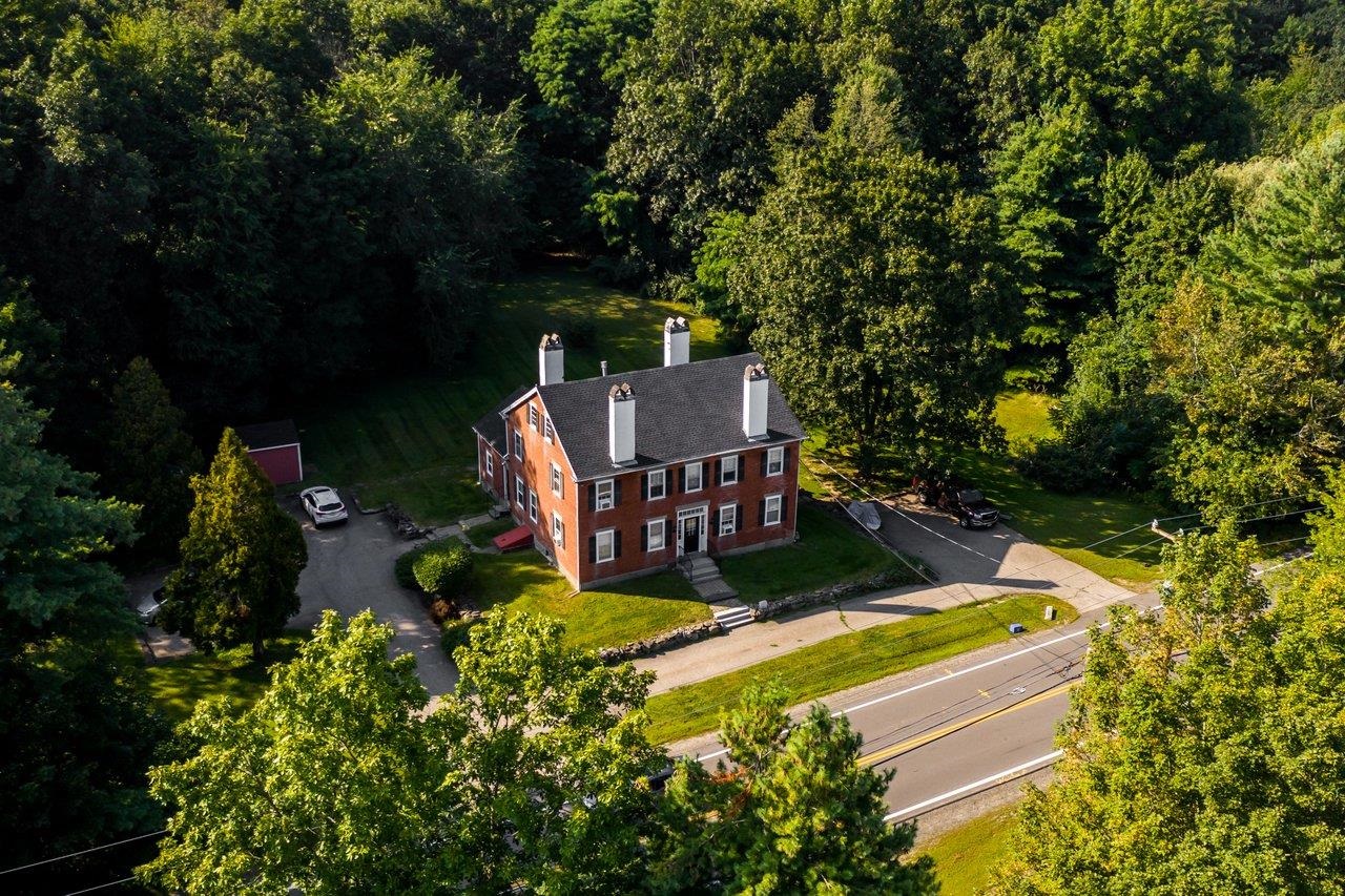 33 Kingston Road Exeter, NH 03833 - Photo 2 of 39