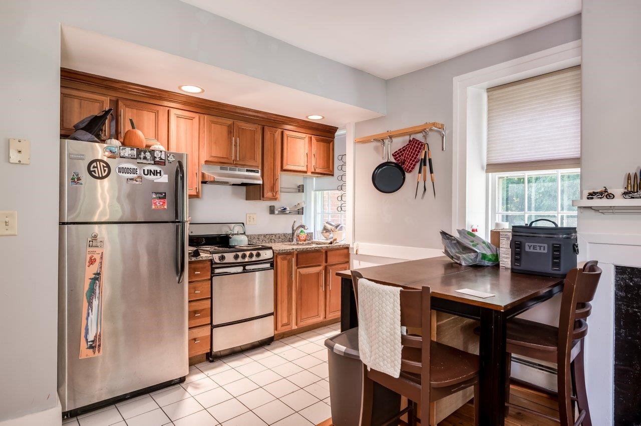 33 Kingston Road Exeter, NH 03833 - Photo 3 of 39