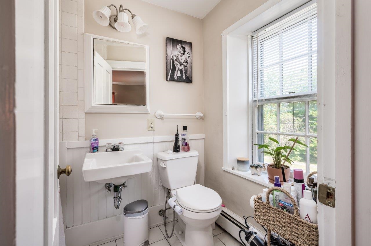 33 Kingston Road Exeter, NH 03833 - Photo 10 of 39