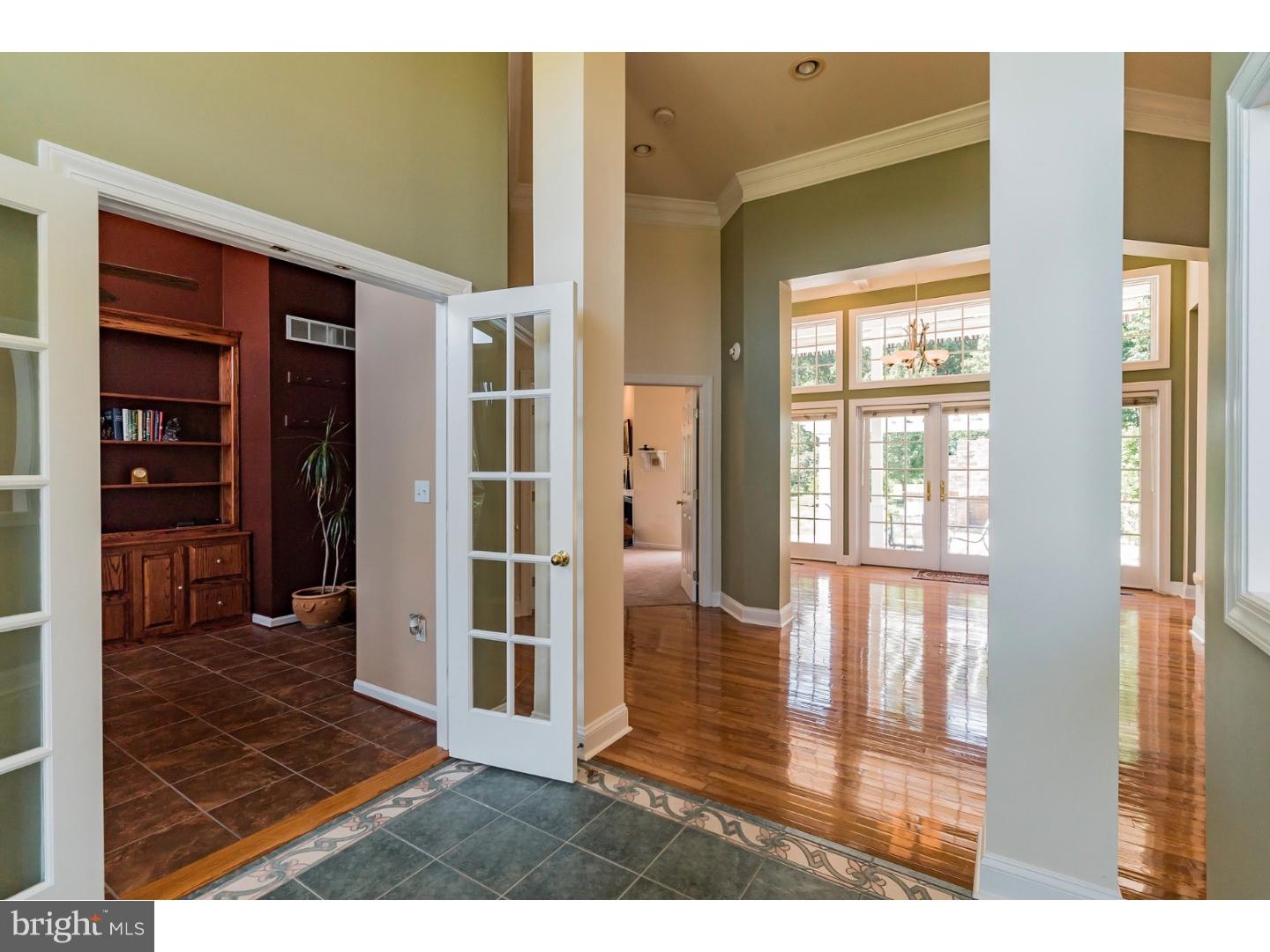 389 Stoopville Road Newtown, PA 18940 - Photo 4 of 25 Foyer