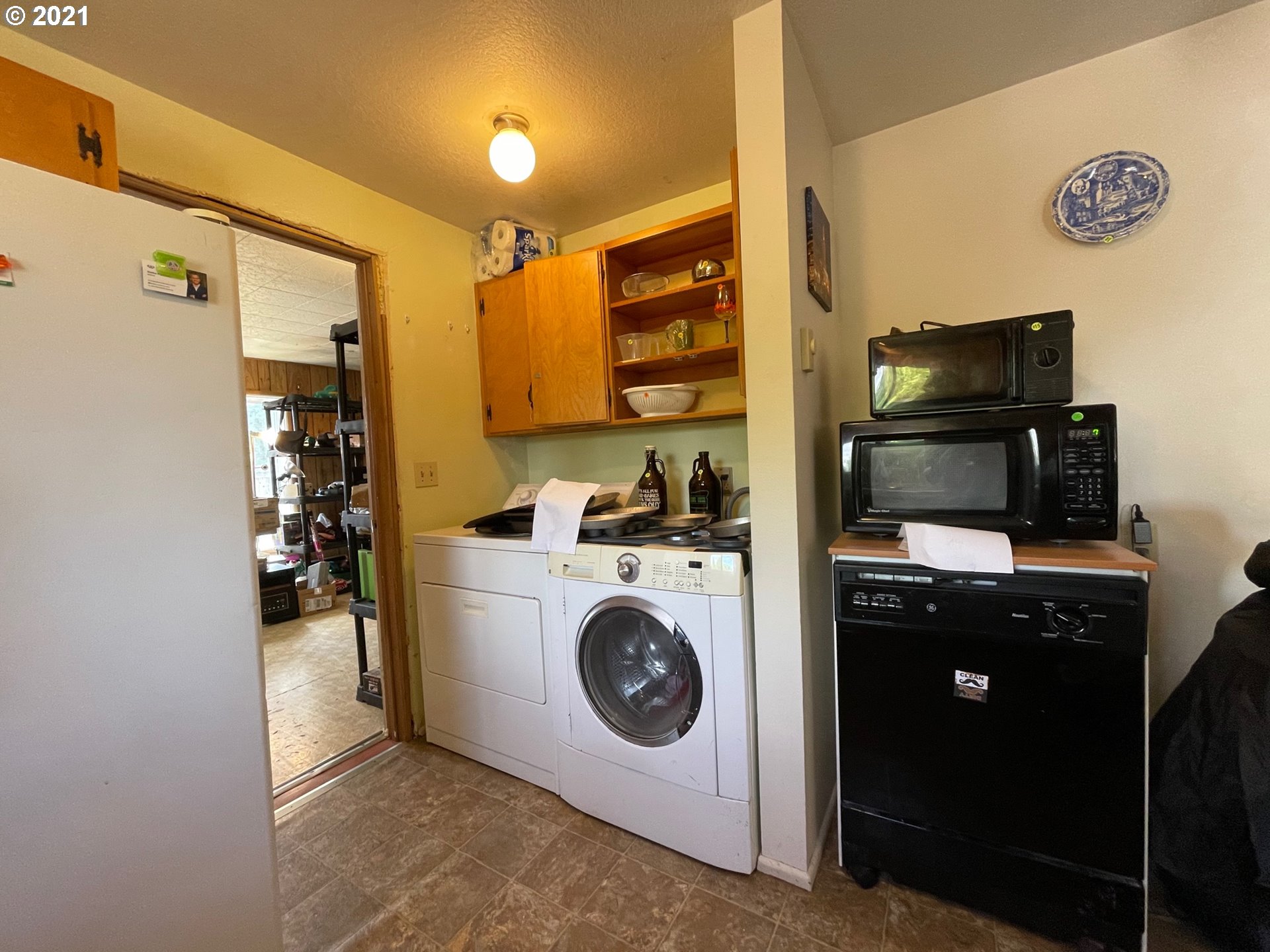 808 19th Street Springfield, OR 97477 - Photo 4 of 10