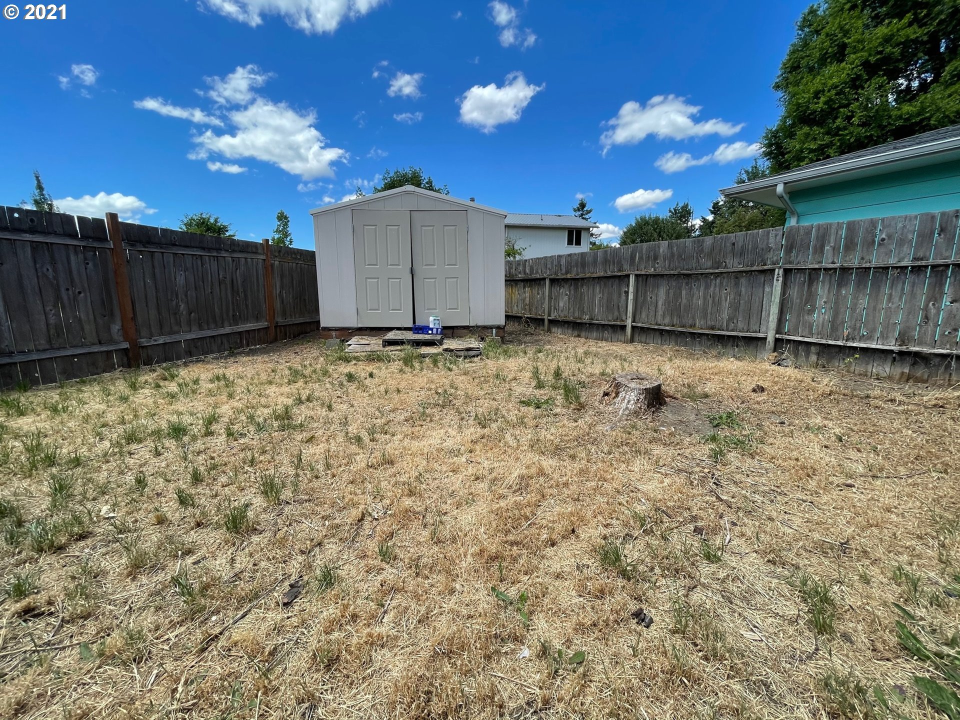 808 19th Street Springfield, OR 97477 - Photo 8 of 10