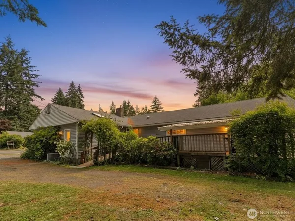 $1,100,000 | 2345 North 130th Street, Seattle, WA 98133