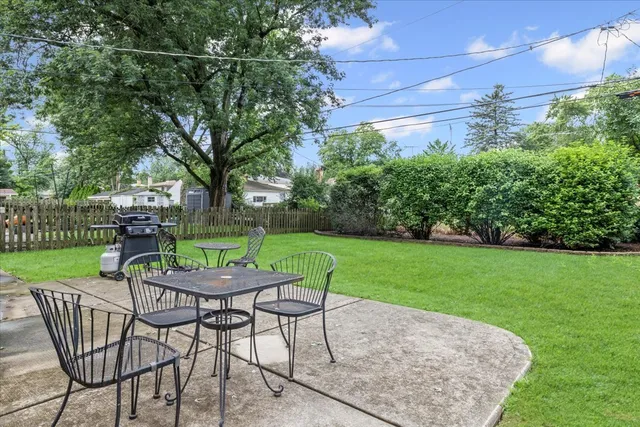 $3,500 | 619 Leamington Avenue, Wilmette, IL 60091