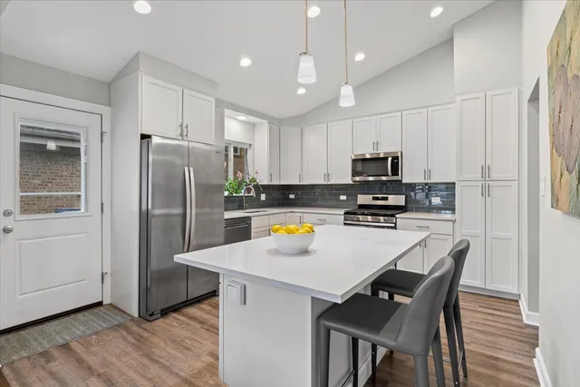 $3,500 | 619 Leamington Avenue, Wilmette, IL 60091