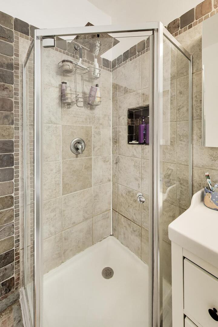2141 North Point Street, Unit 1F Chicago, IL 60647 - Photo 20 of 30