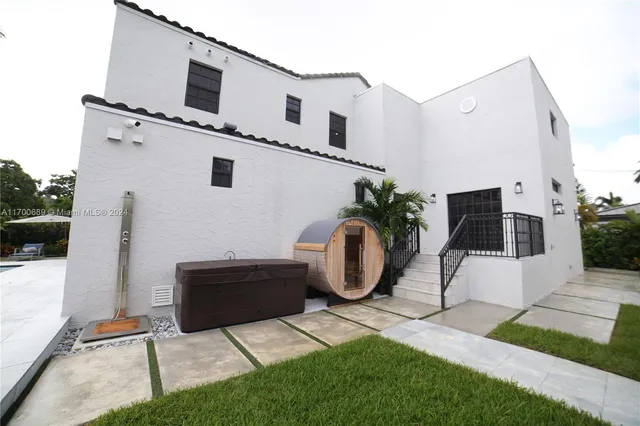 $5,000,000 | 1345 Hollywood Boulevard, Hollywood, FL 33019