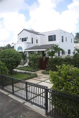 $5,000,000 | 1345 Hollywood Boulevard, Hollywood, FL 33019