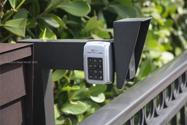 $5,000,000 | 1345 Hollywood Boulevard, Hollywood, FL 33019