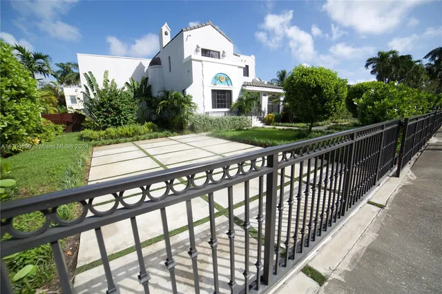 $5,000,000 | 1345 Hollywood Boulevard, Hollywood, FL 33019