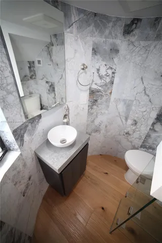 $5,000,000 | 1345 Hollywood Boulevard, Hollywood, FL 33019